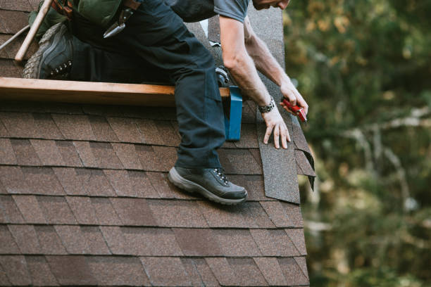 Best Roof Gutter Cleaning  in Strathmore, CA
